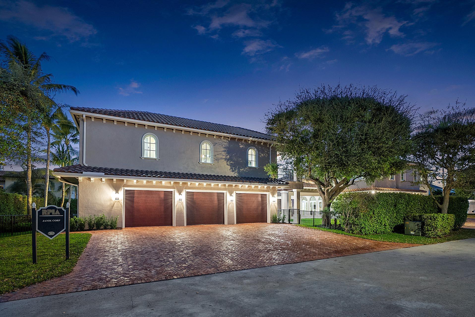 ROYAL PALM YACHT & COUNTRY CLUB - Residential