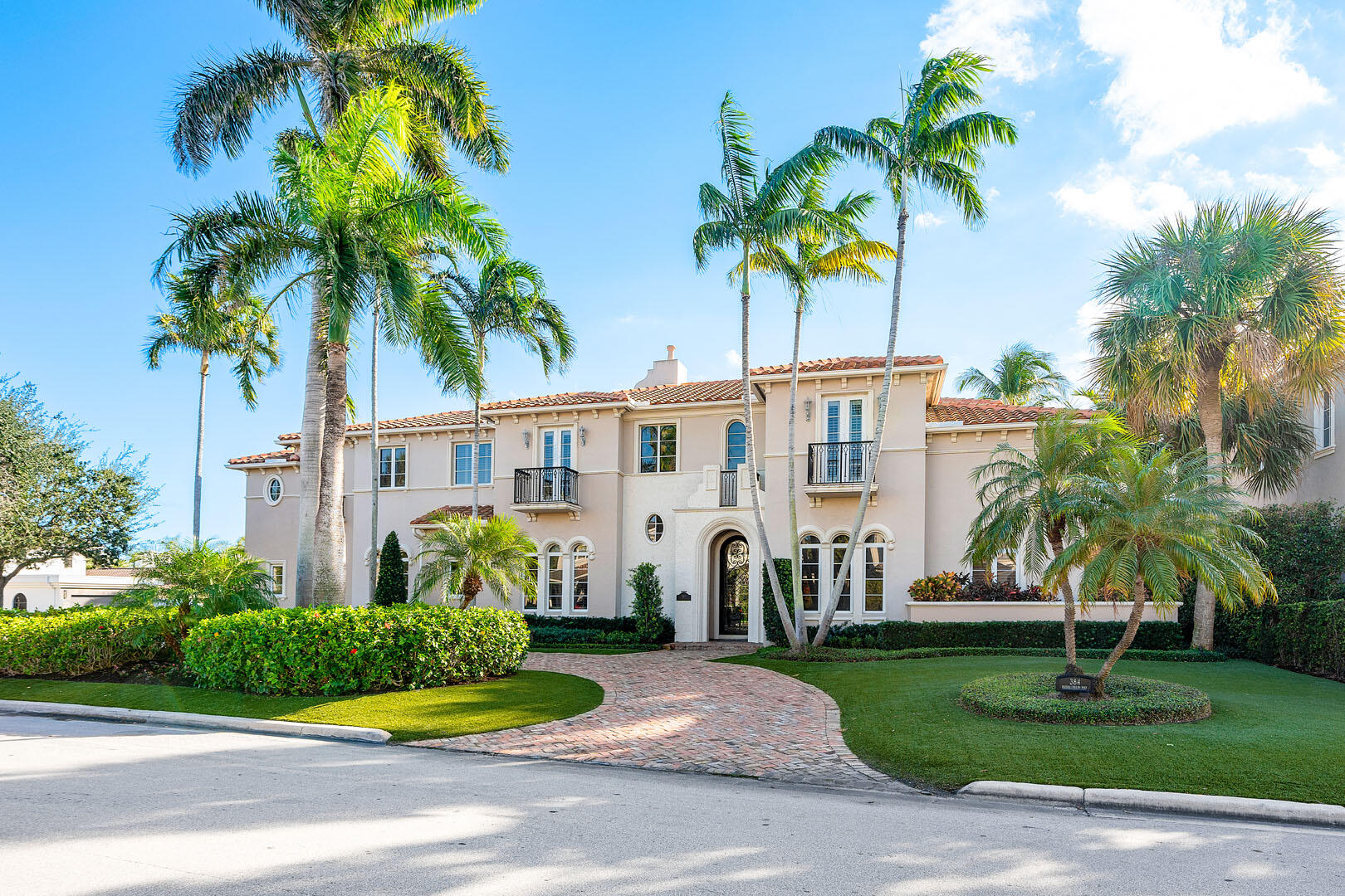 ROYAL PALM YACHT & COUNTRY CLUB - Residential