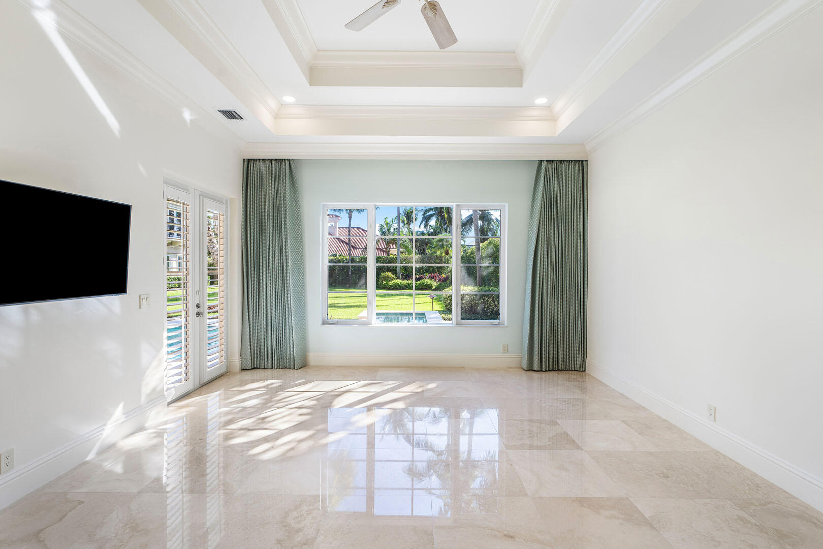 ROYAL PALM YACHT & COUNTRY CLUB - Residential