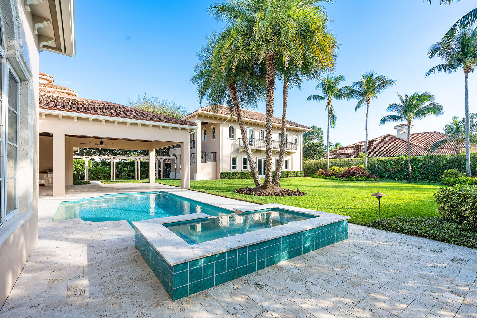 ROYAL PALM YACHT & COUNTRY CLUB - Residential