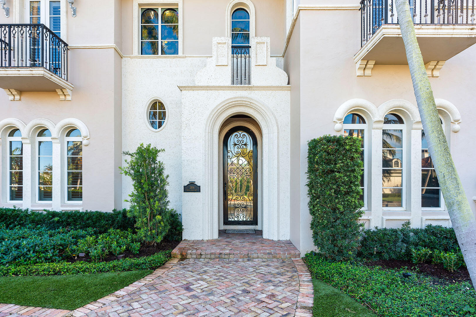 ROYAL PALM YACHT & COUNTRY CLUB - Residential