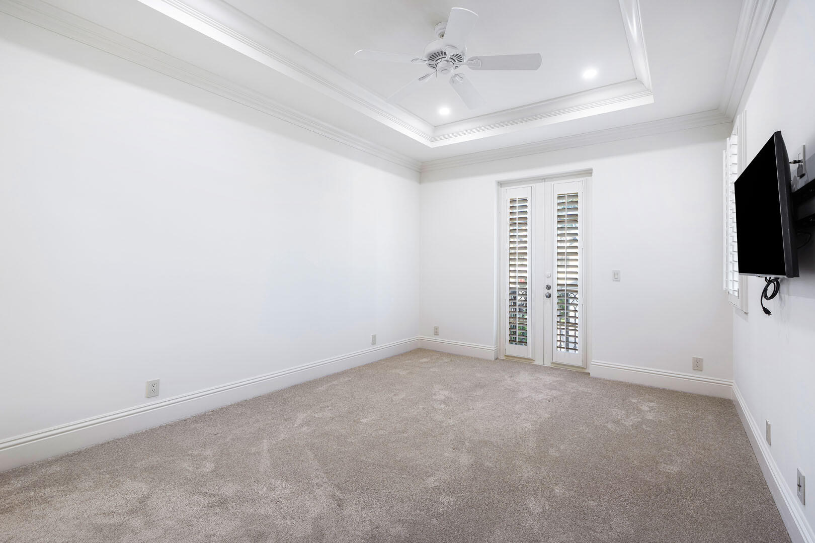 ROYAL PALM YACHT & COUNTRY CLUB - Residential