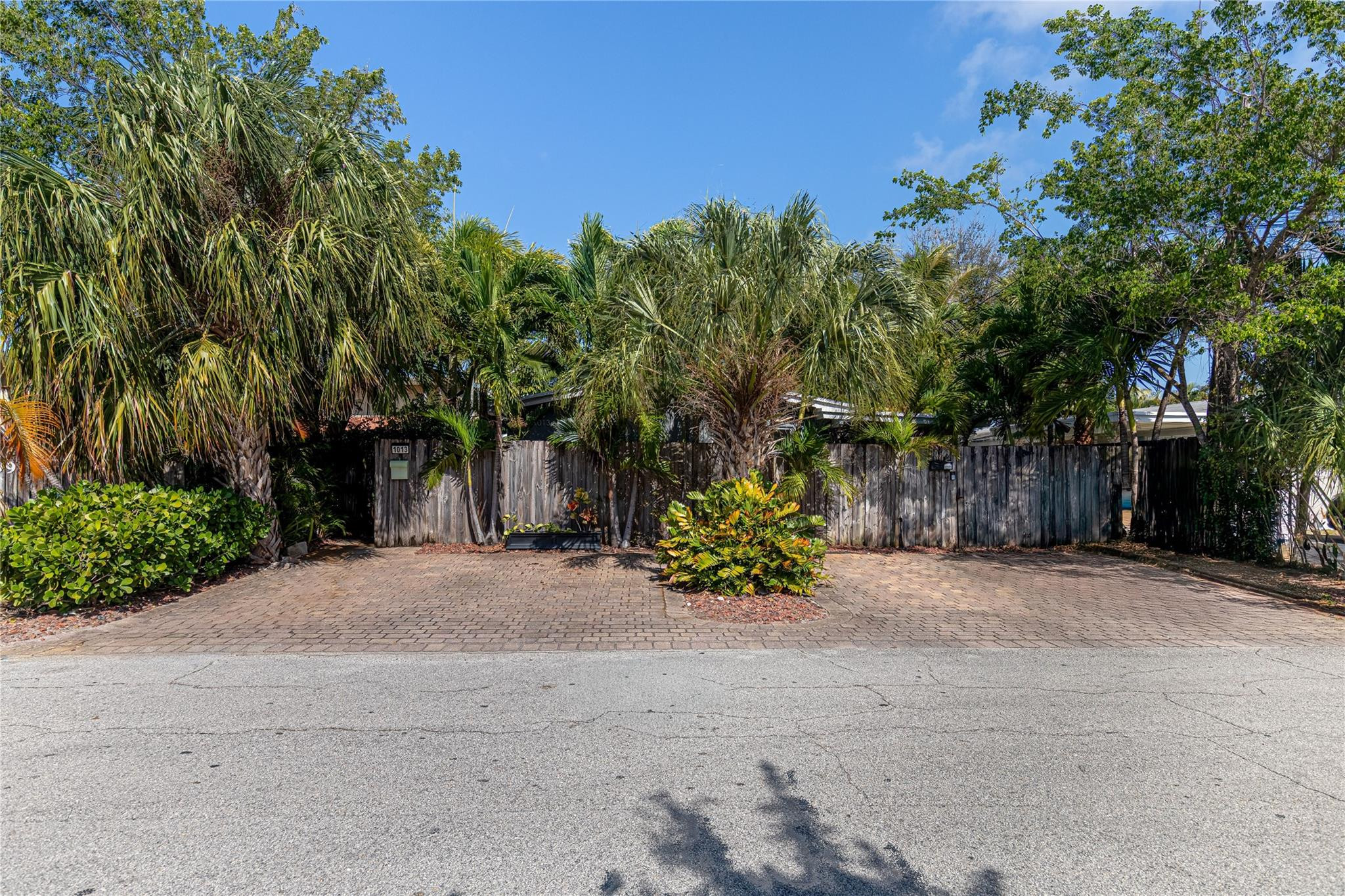 WILTON MANORS - Residential Income