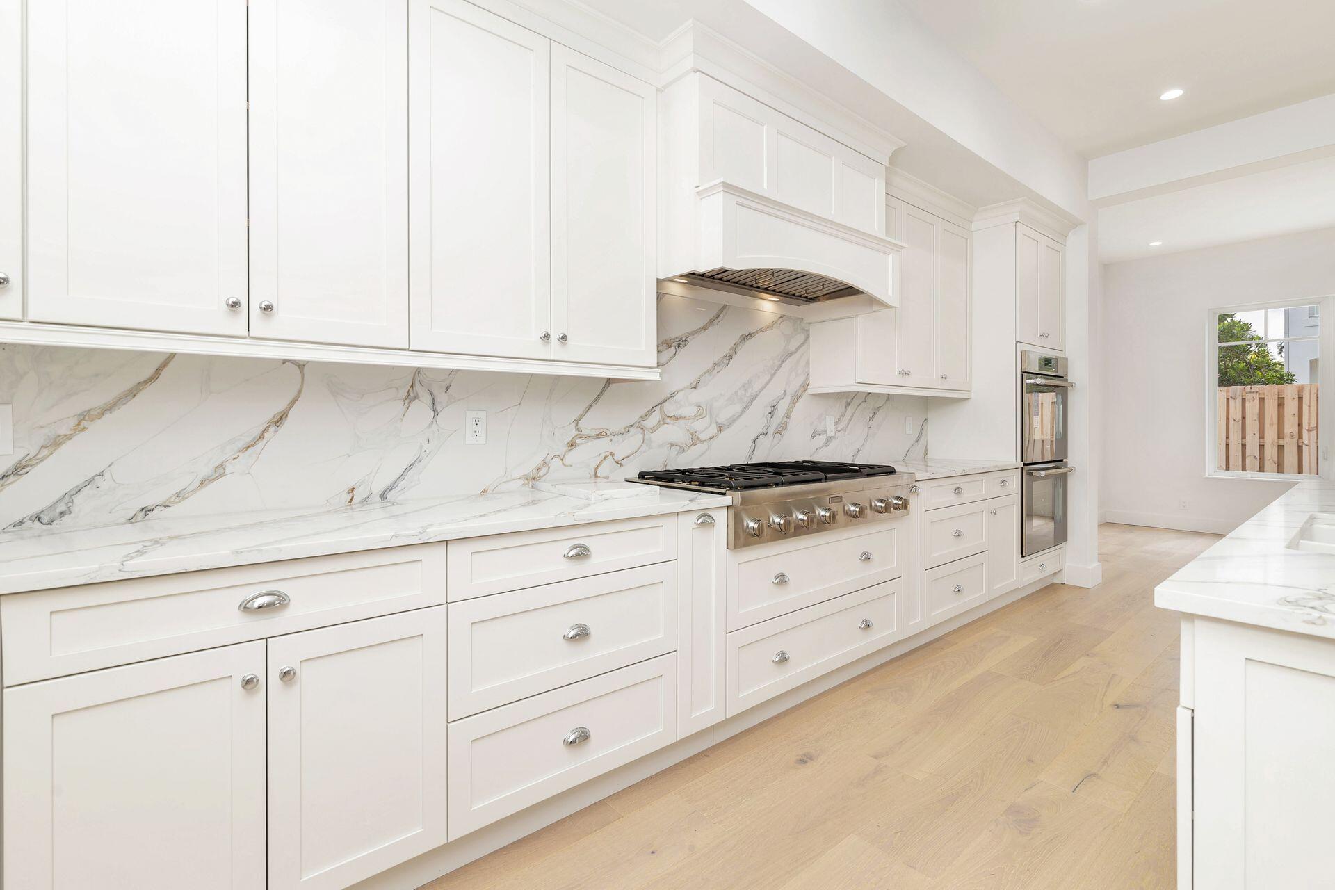 EDGEWATER - Residential