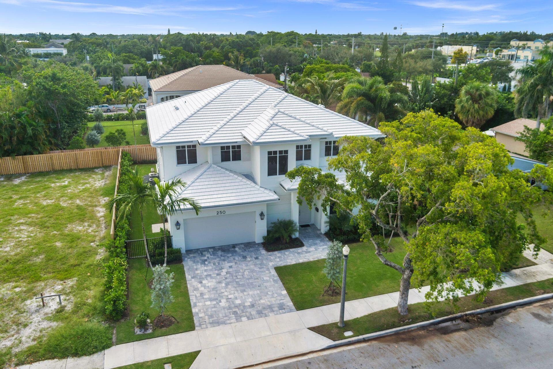 EDGEWATER - Residential
