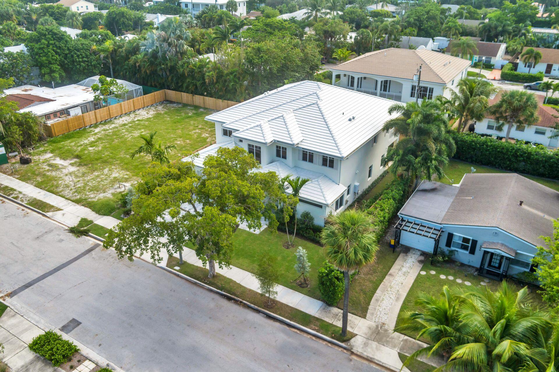 EDGEWATER - Residential