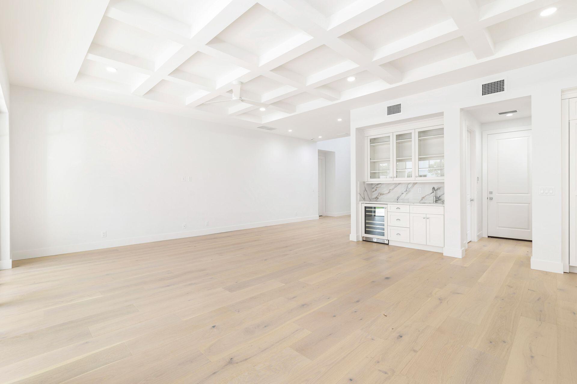 EDGEWATER - Residential