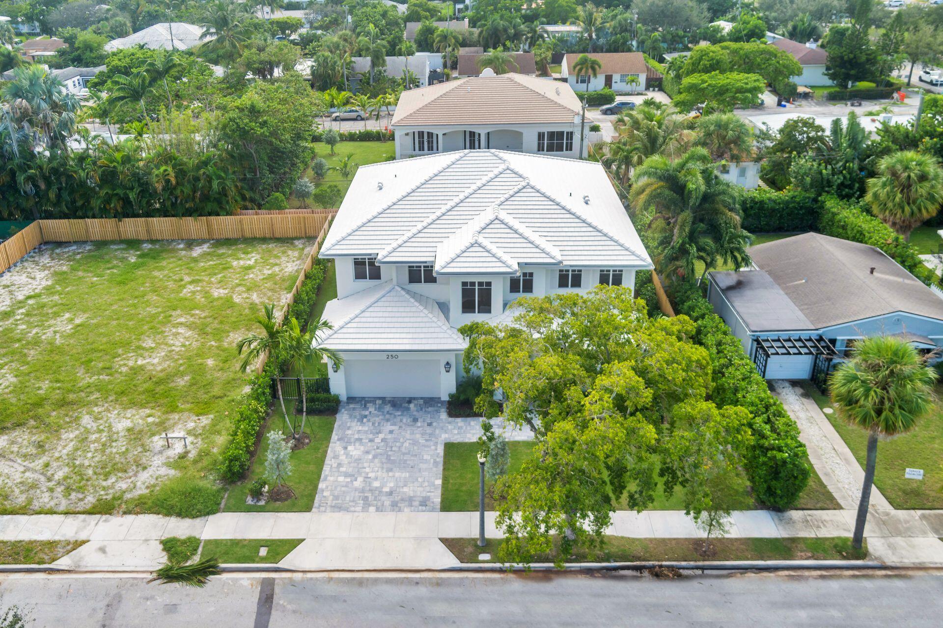 EDGEWATER - Residential