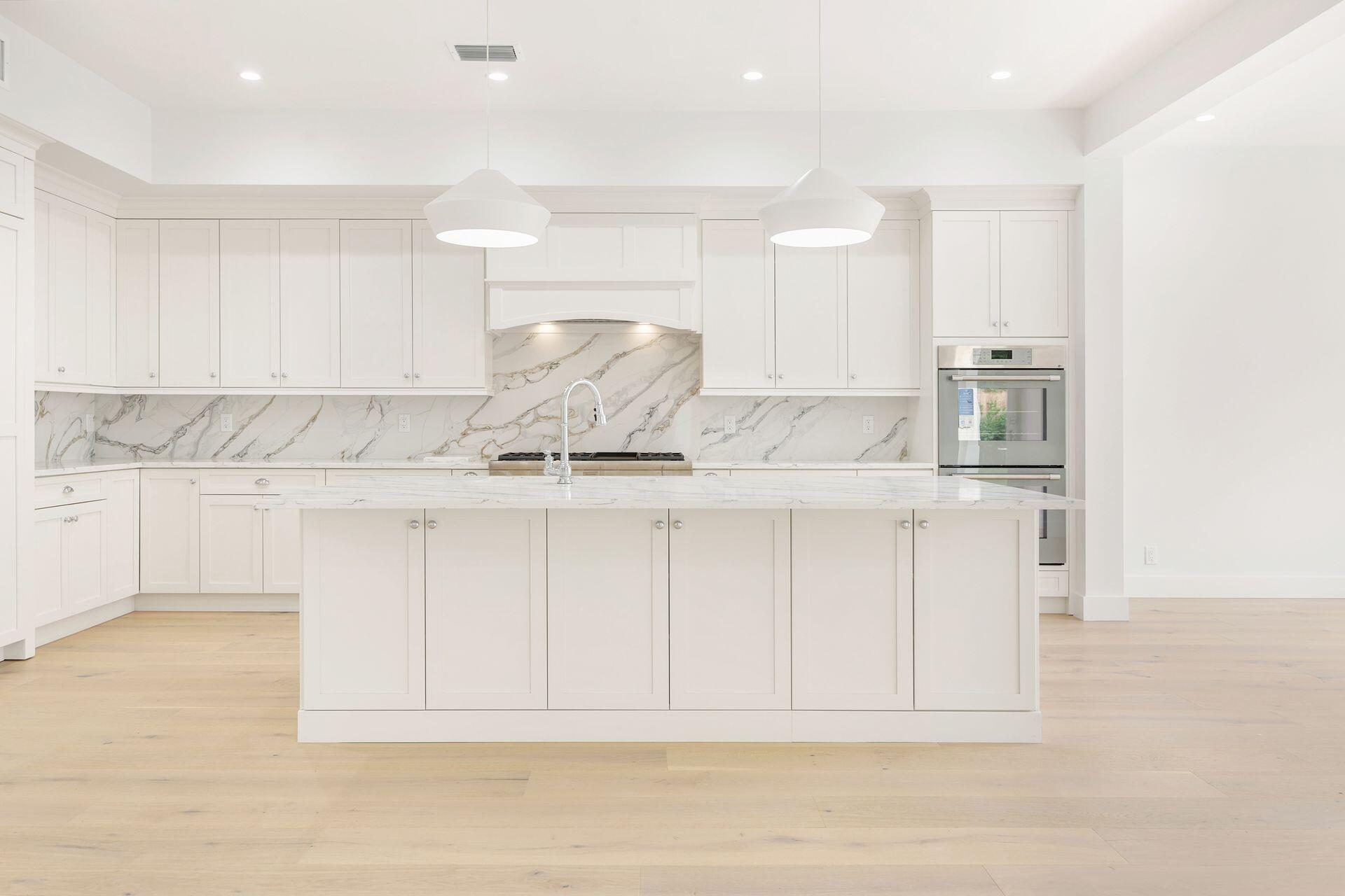 EDGEWATER - Residential