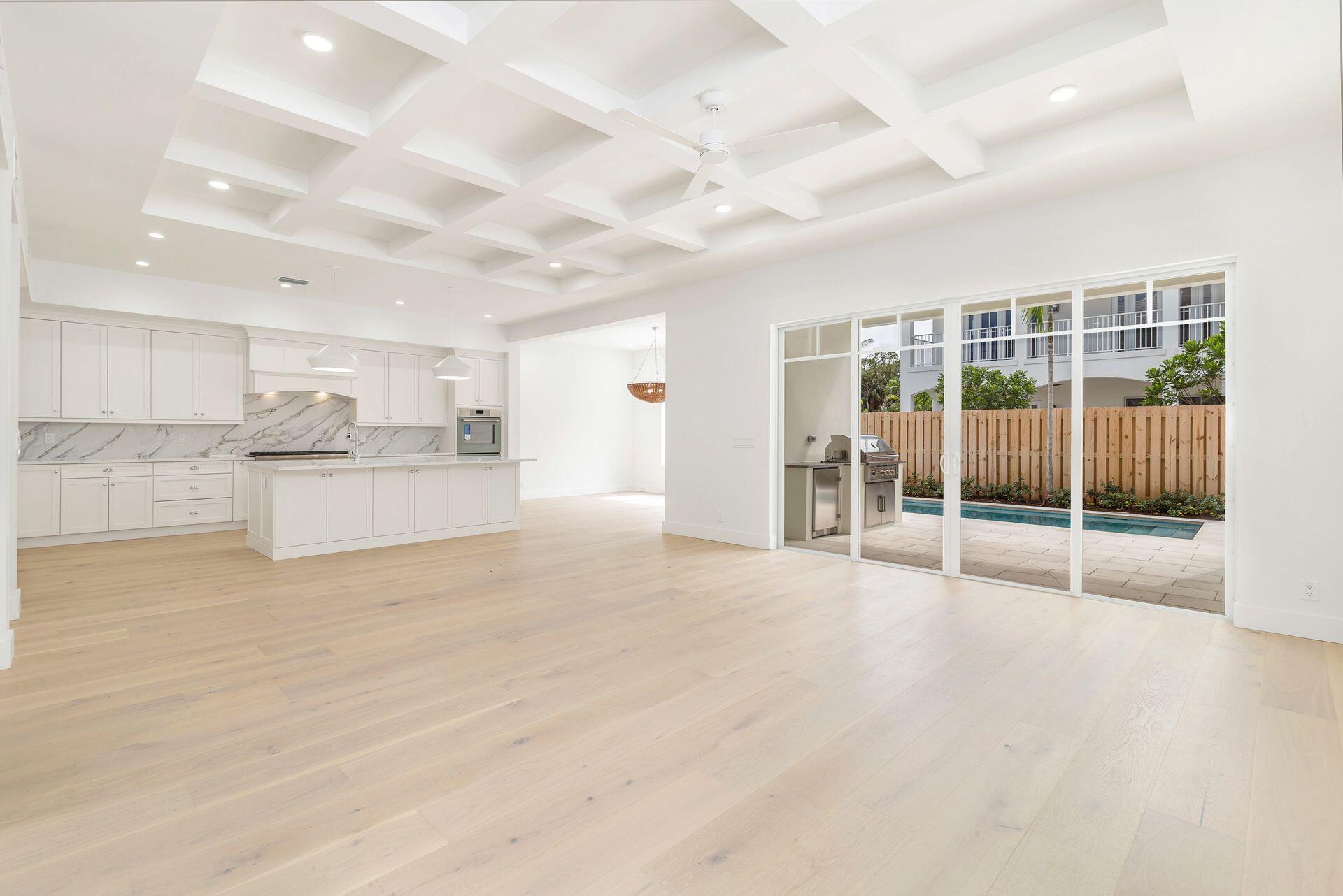 EDGEWATER - Residential