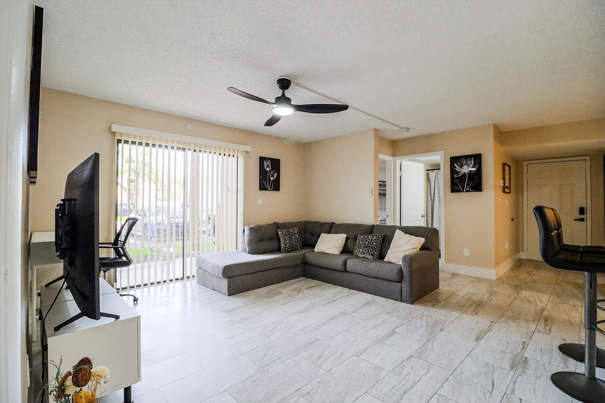 The Palms of Pembroke - Residential