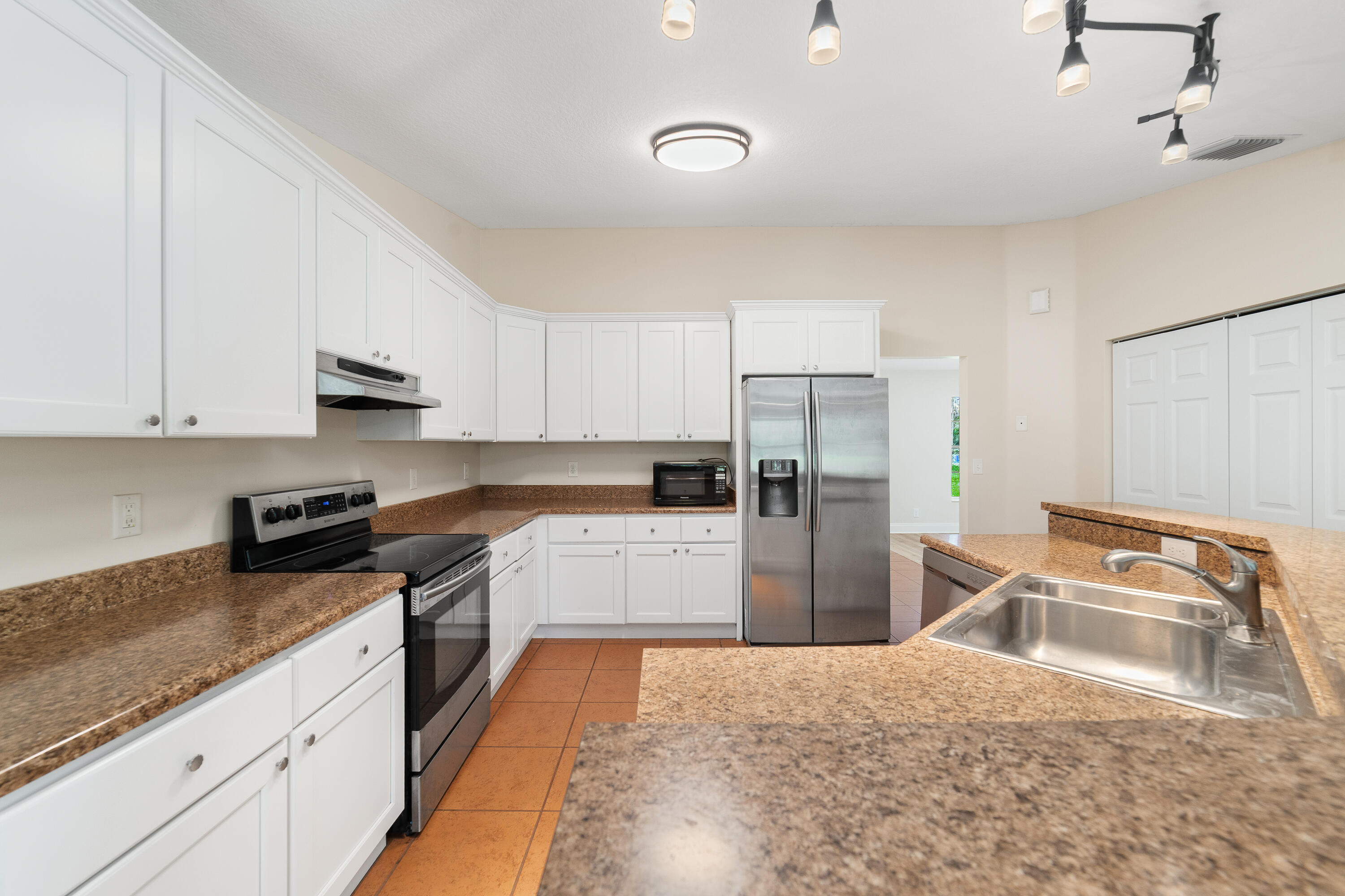Acreage & Unrec - Residential