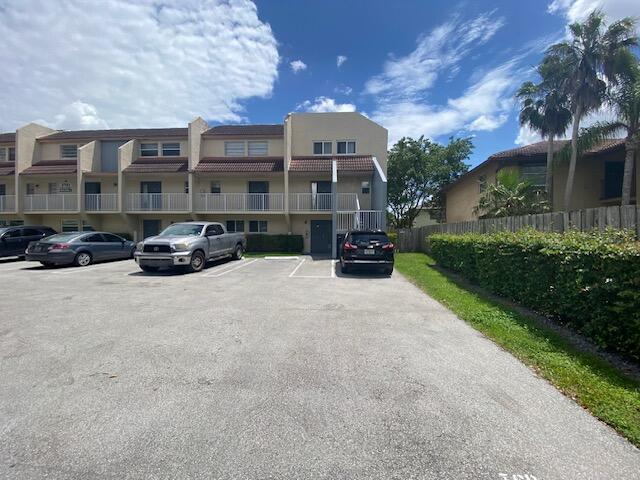 CORAL SPRINGS ESTATE TOWNHOMES - Residential