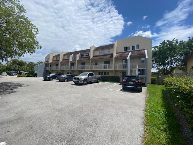 CORAL SPRINGS ESTATE TOWNHOMES - Residential