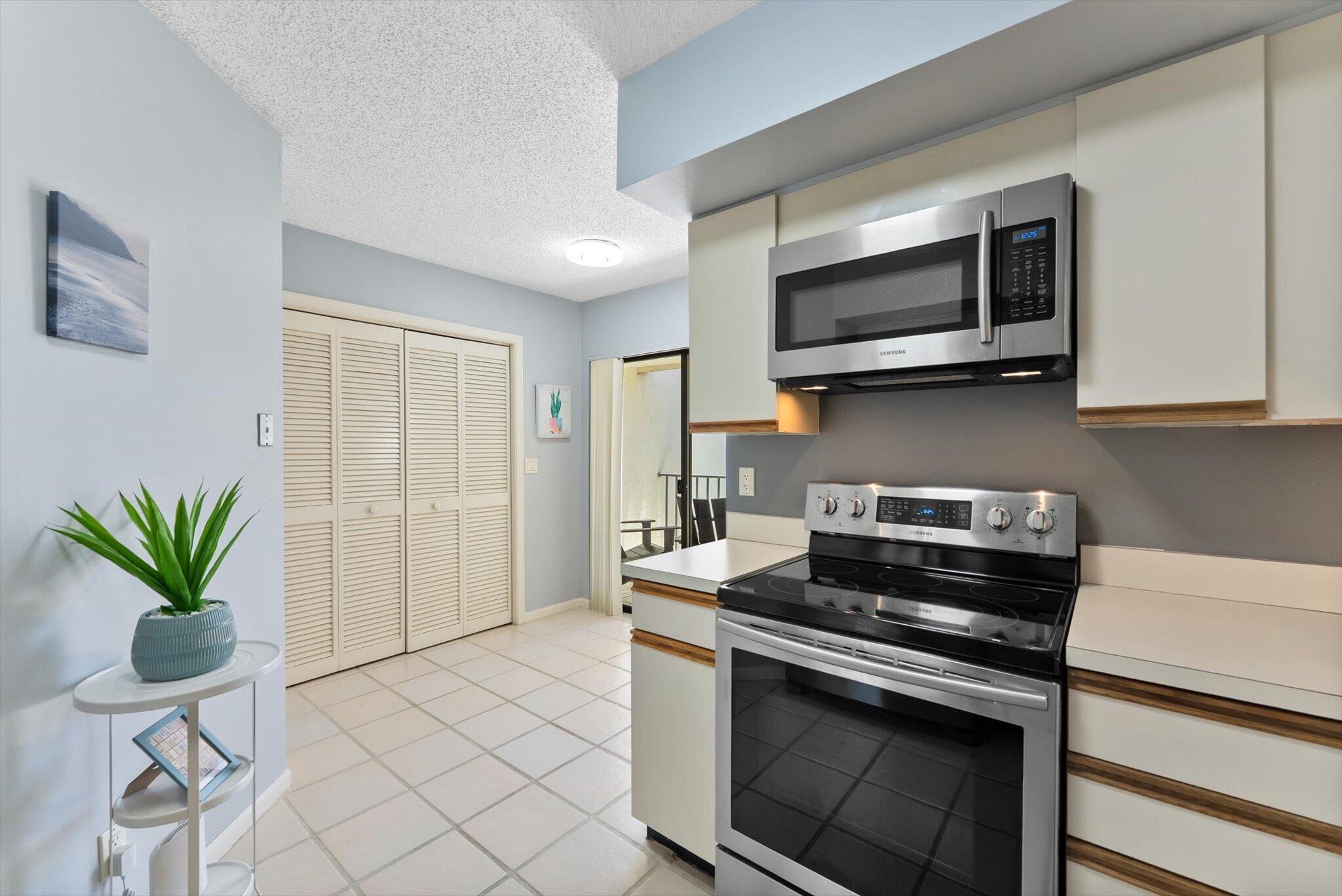 EL VIENTO AT BOCA POINTE CONDO NOS I AND II DECLS - Residential