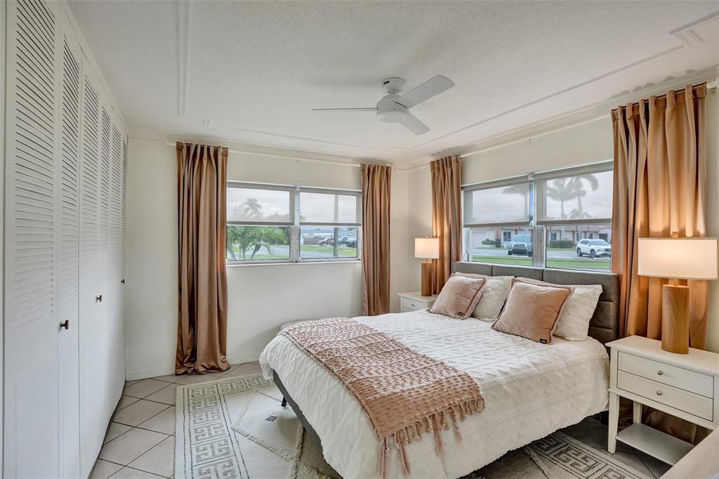 CRESTHAVEN VILLAS CONDO 25 - Residential