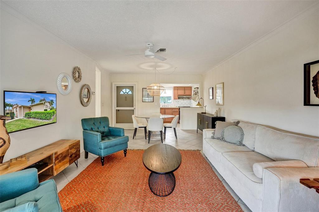 CRESTHAVEN VILLAS CONDO 25 - Residential