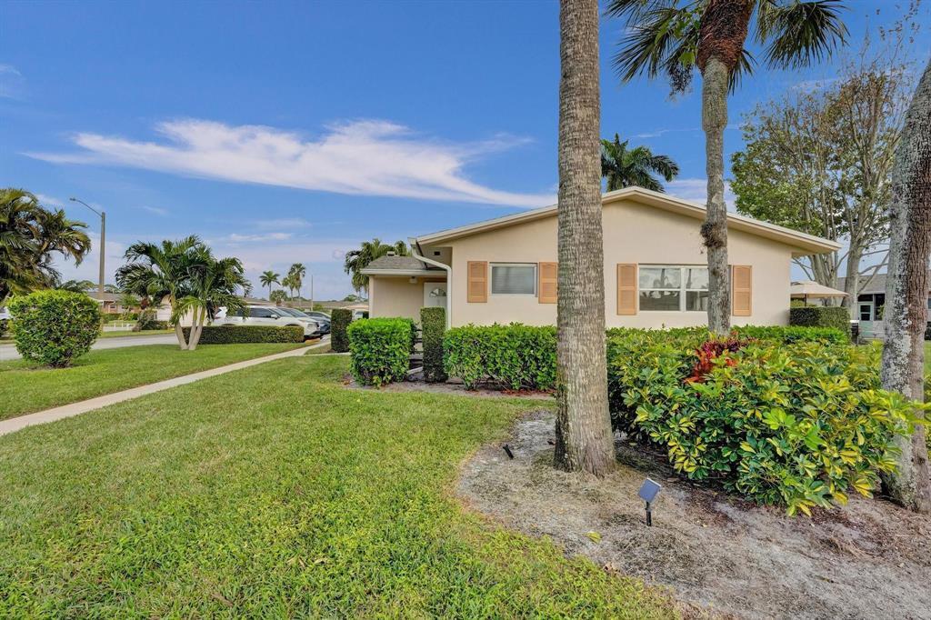 CRESTHAVEN VILLAS CONDO 25 - Residential