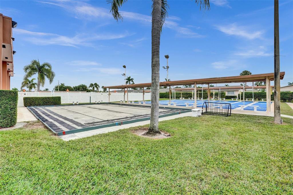 CRESTHAVEN VILLAS CONDO 25 - Residential