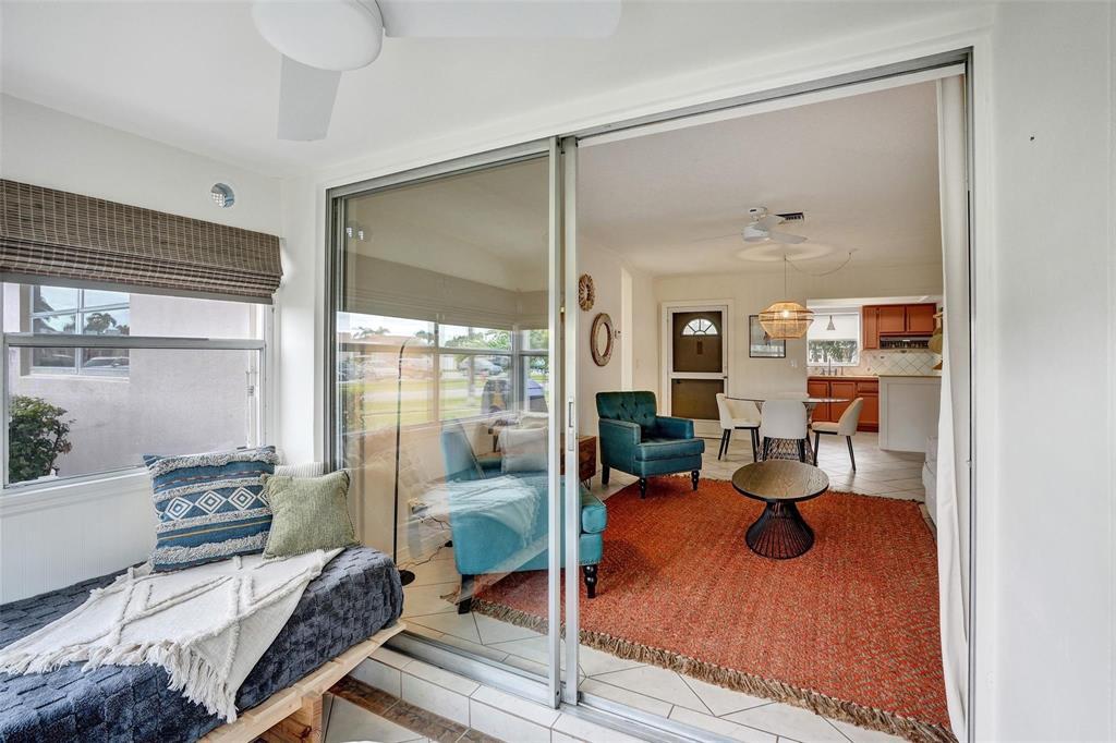 CRESTHAVEN VILLAS CONDO 25 - Residential