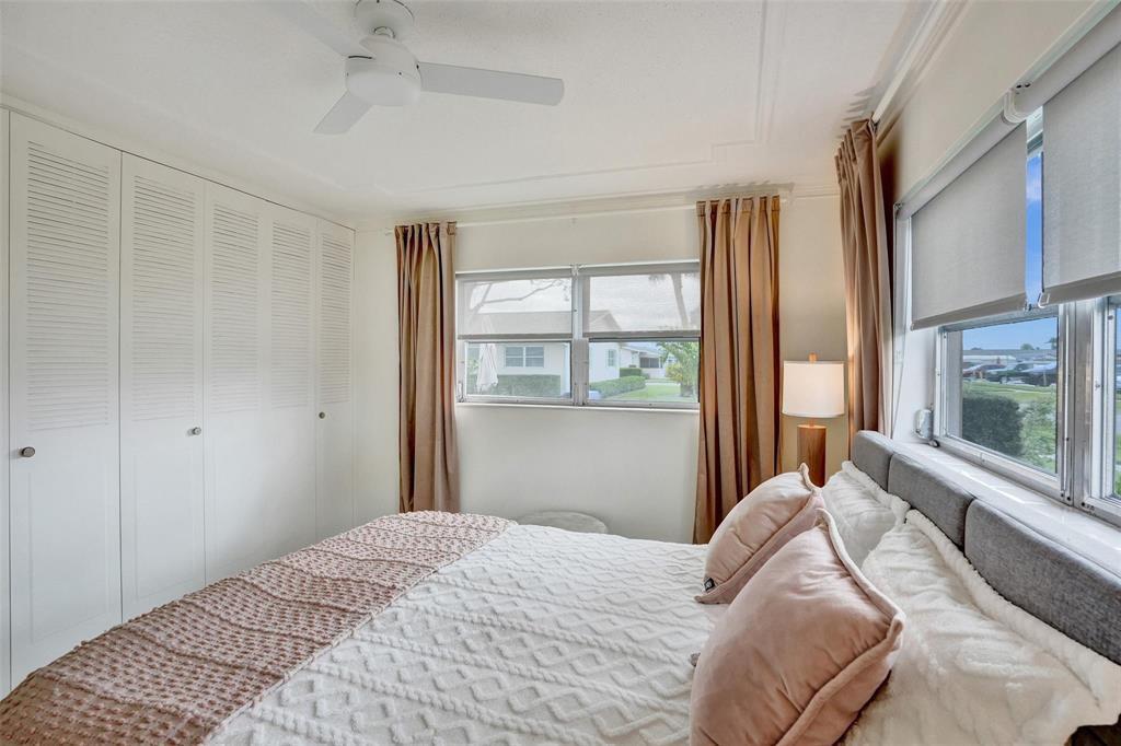 CRESTHAVEN VILLAS CONDO 25 - Residential