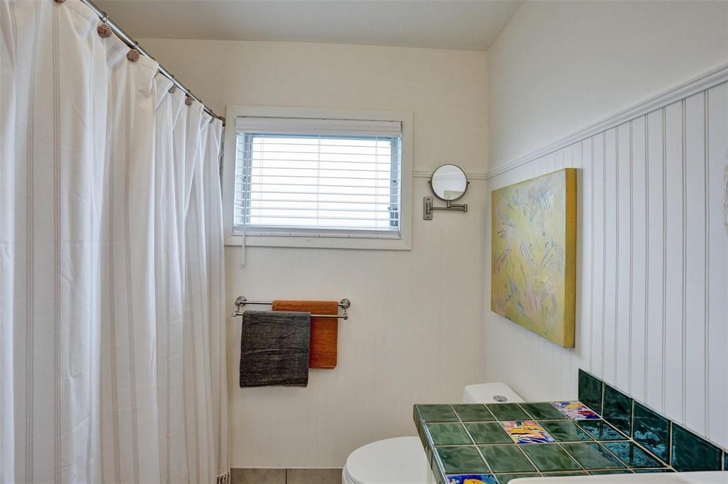 CRESTHAVEN VILLAS CONDO 25 - Residential