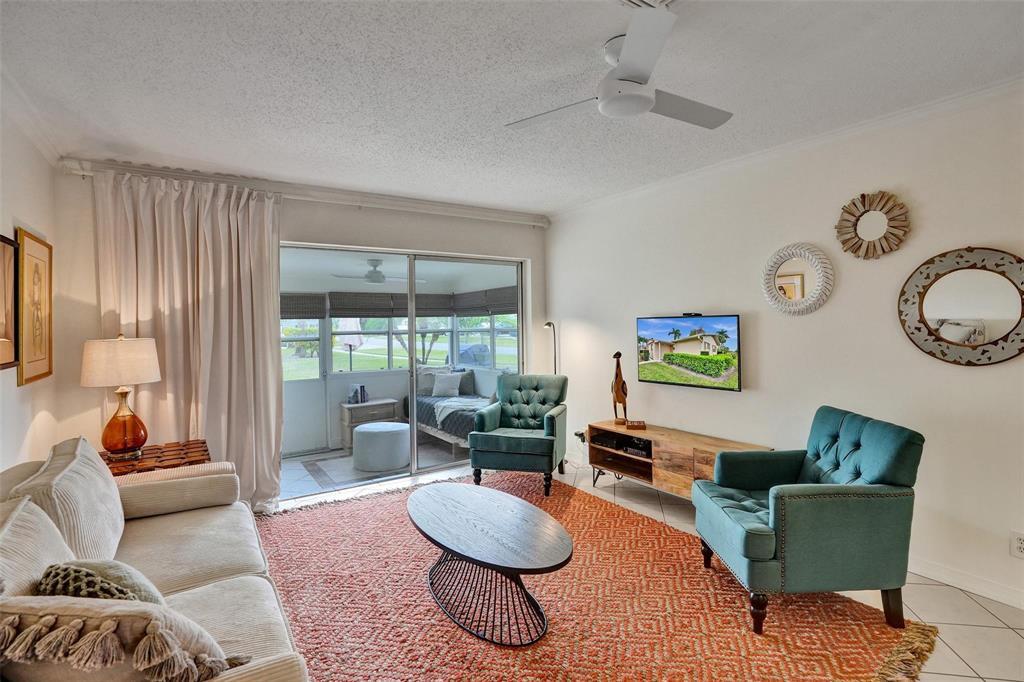 CRESTHAVEN VILLAS CONDO 25 - Residential