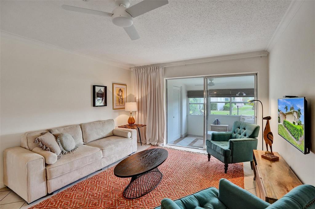 CRESTHAVEN VILLAS CONDO 25 - Residential