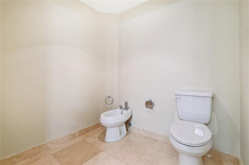LANDINGS AT LAS OLAS - Residential