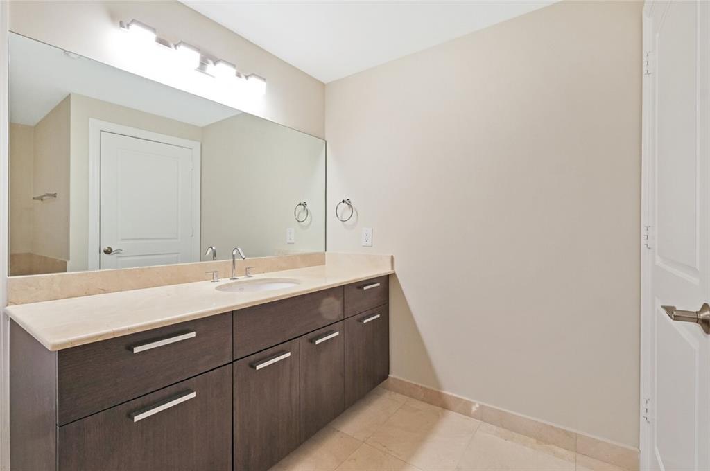 LANDINGS AT LAS OLAS - Residential