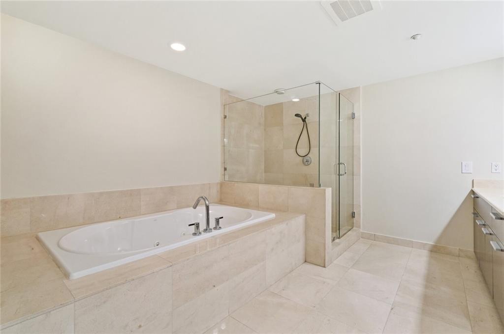 LANDINGS AT LAS OLAS - Residential