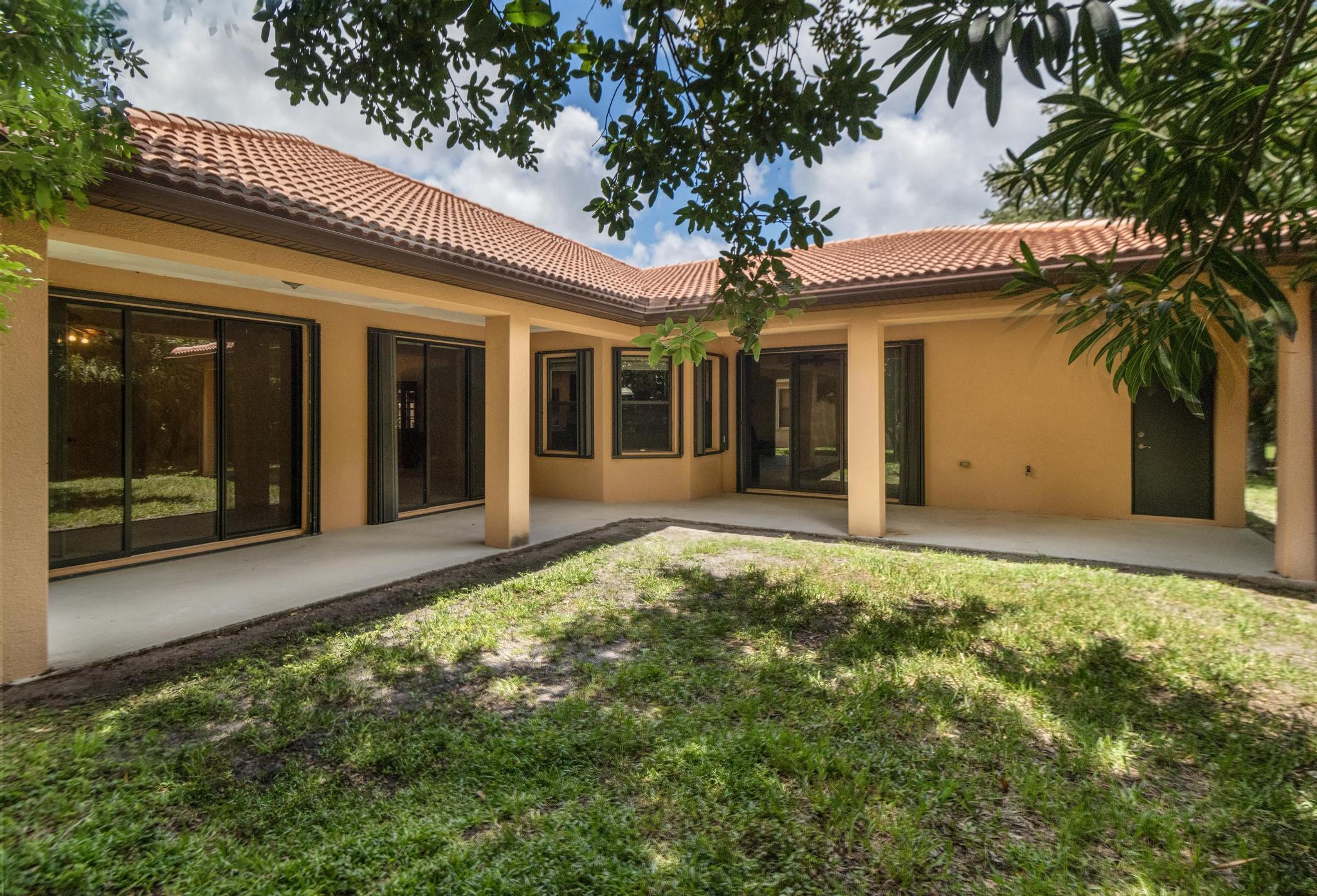 THE FALLS OF JENSEN BEACH - Residential