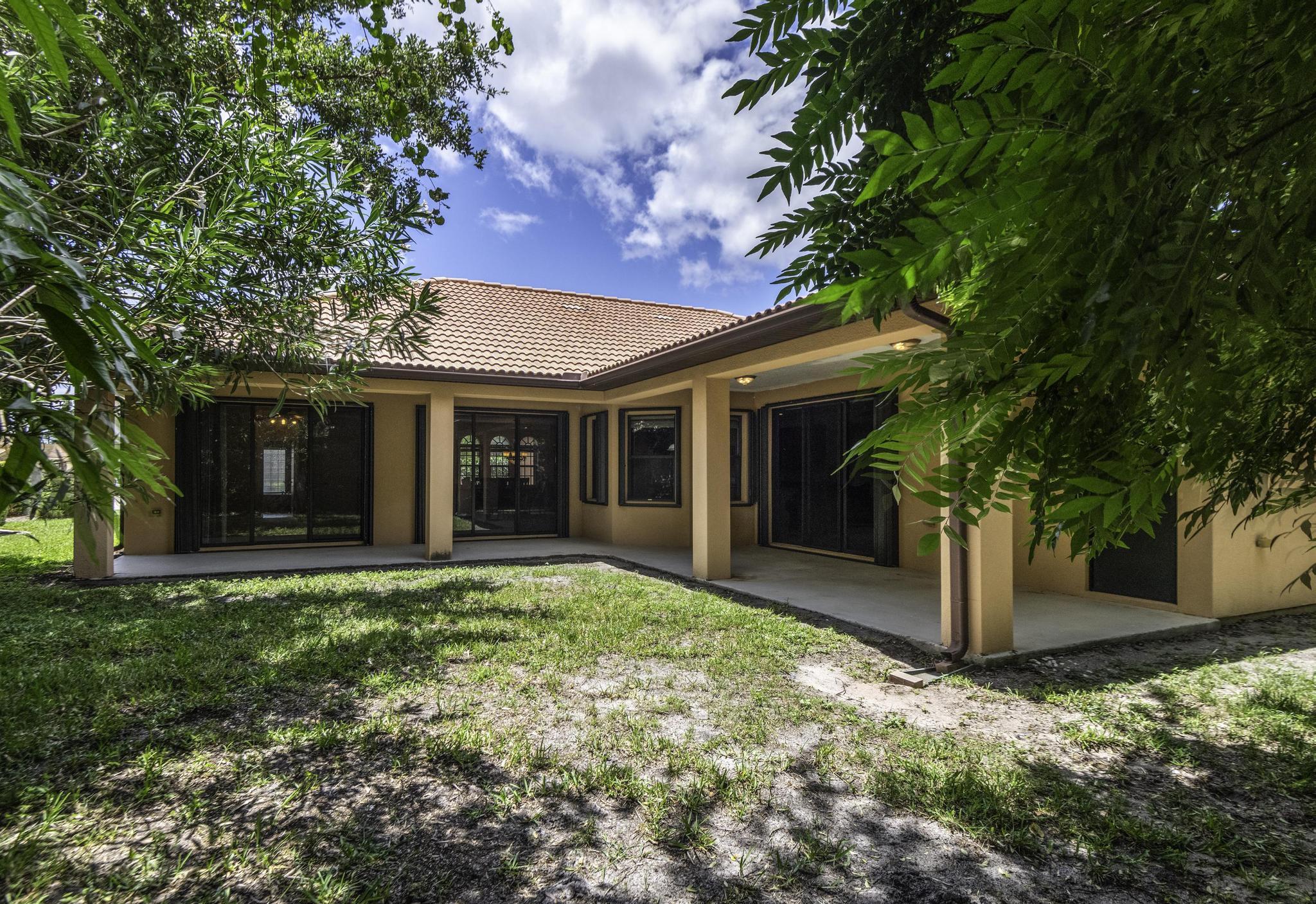 THE FALLS OF JENSEN BEACH - Residential