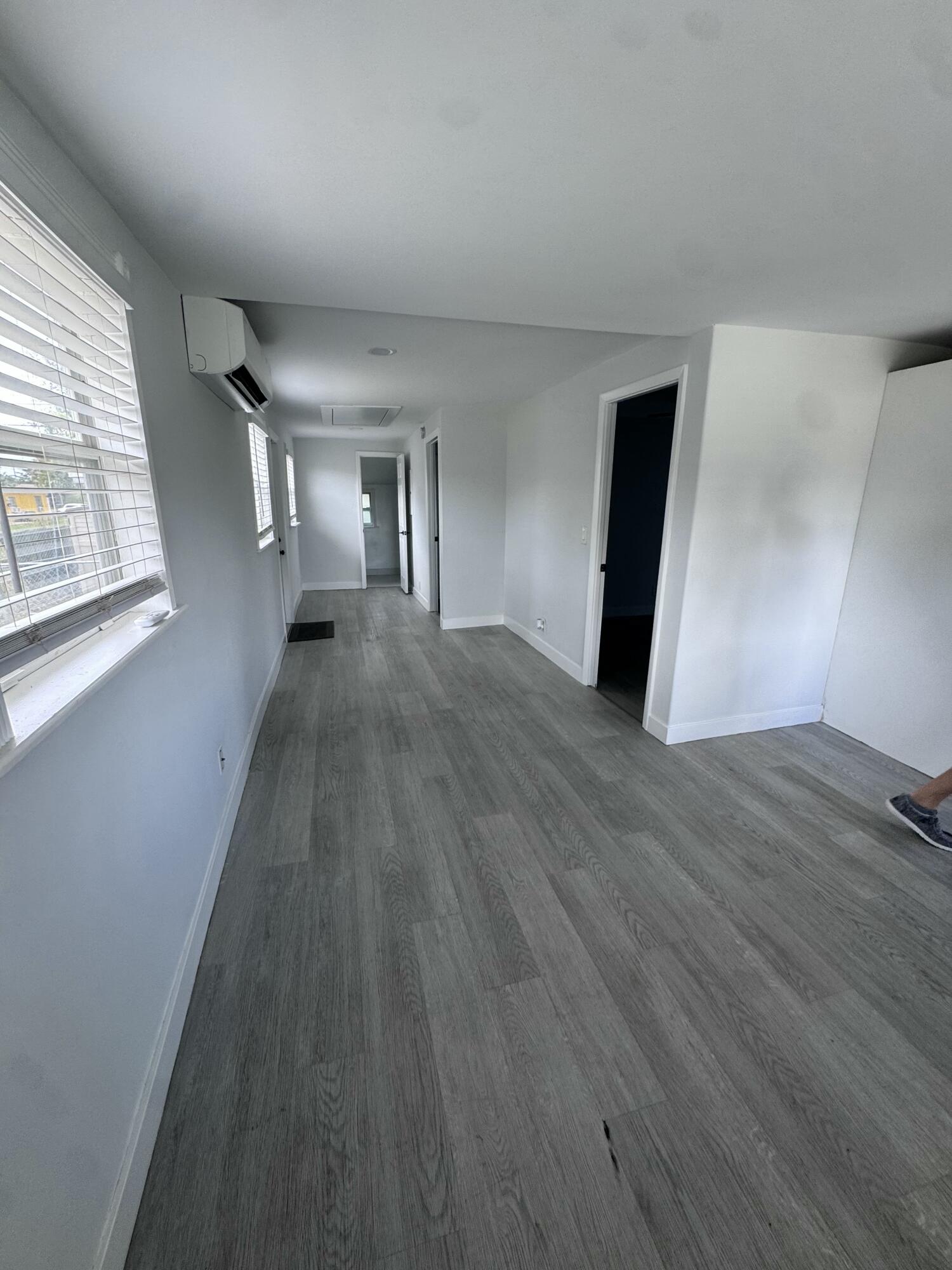 LINCOLN PARK - Residential Lease