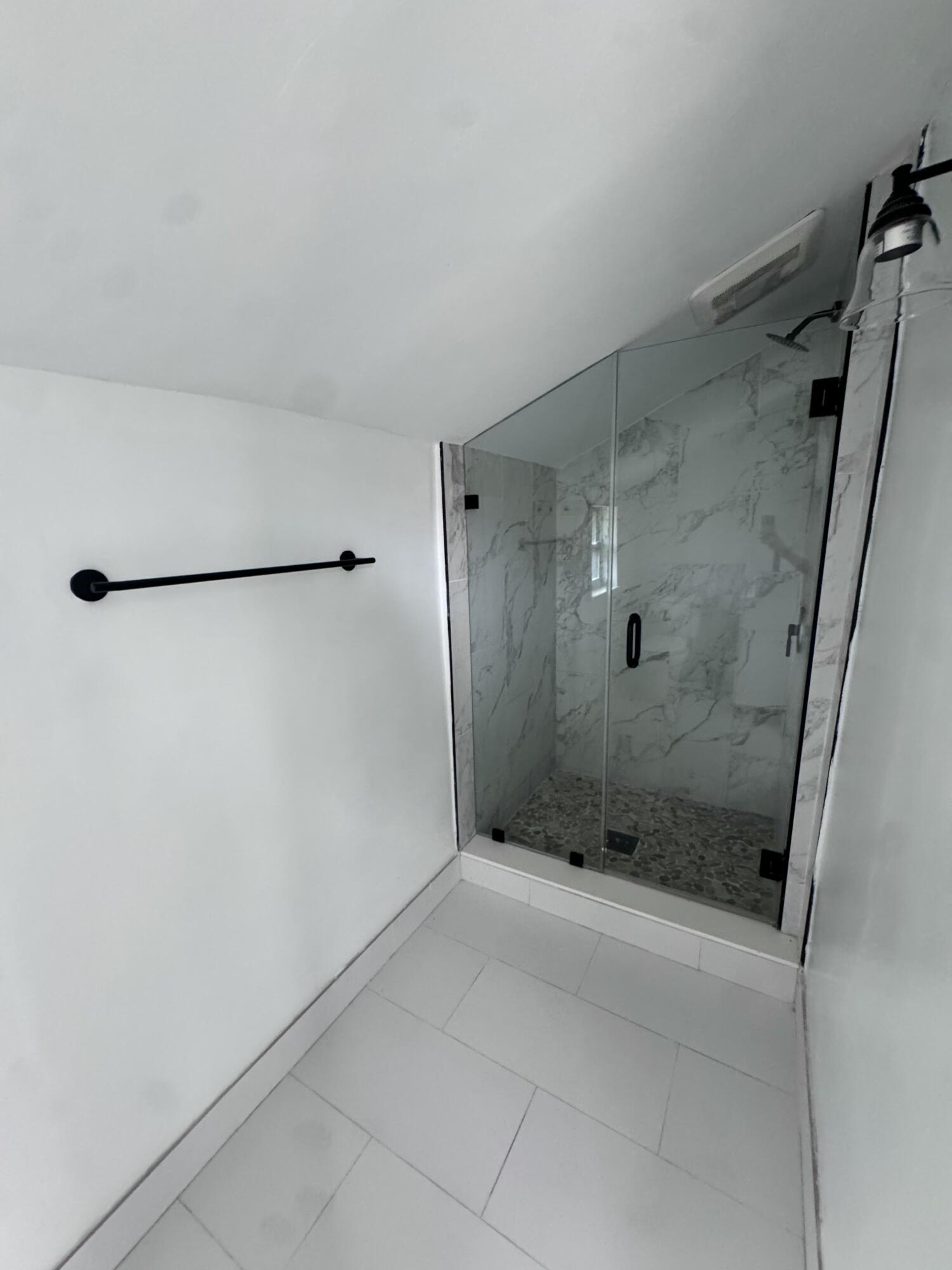 LINCOLN PARK - Residential Lease