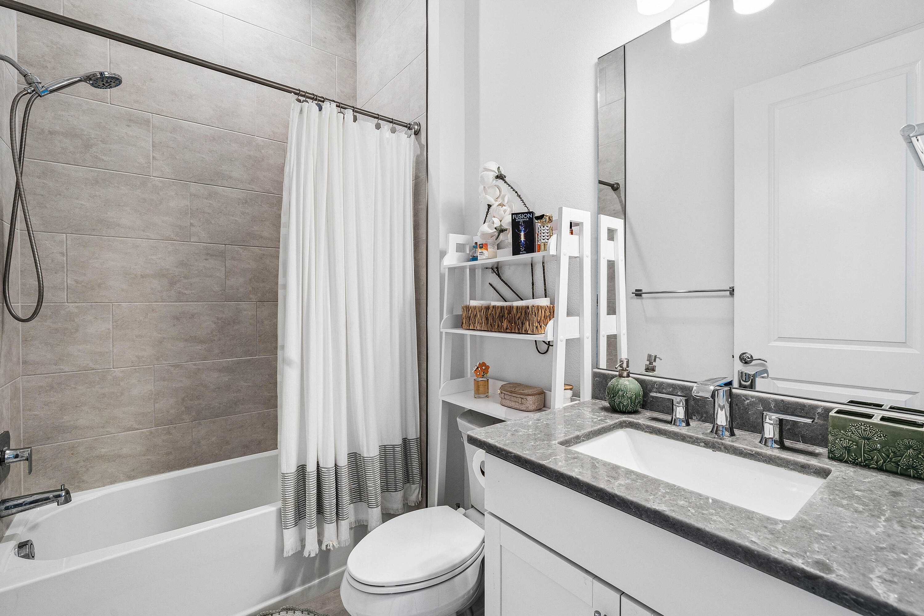 ENCLAVE AT SHERWOOD - Residential