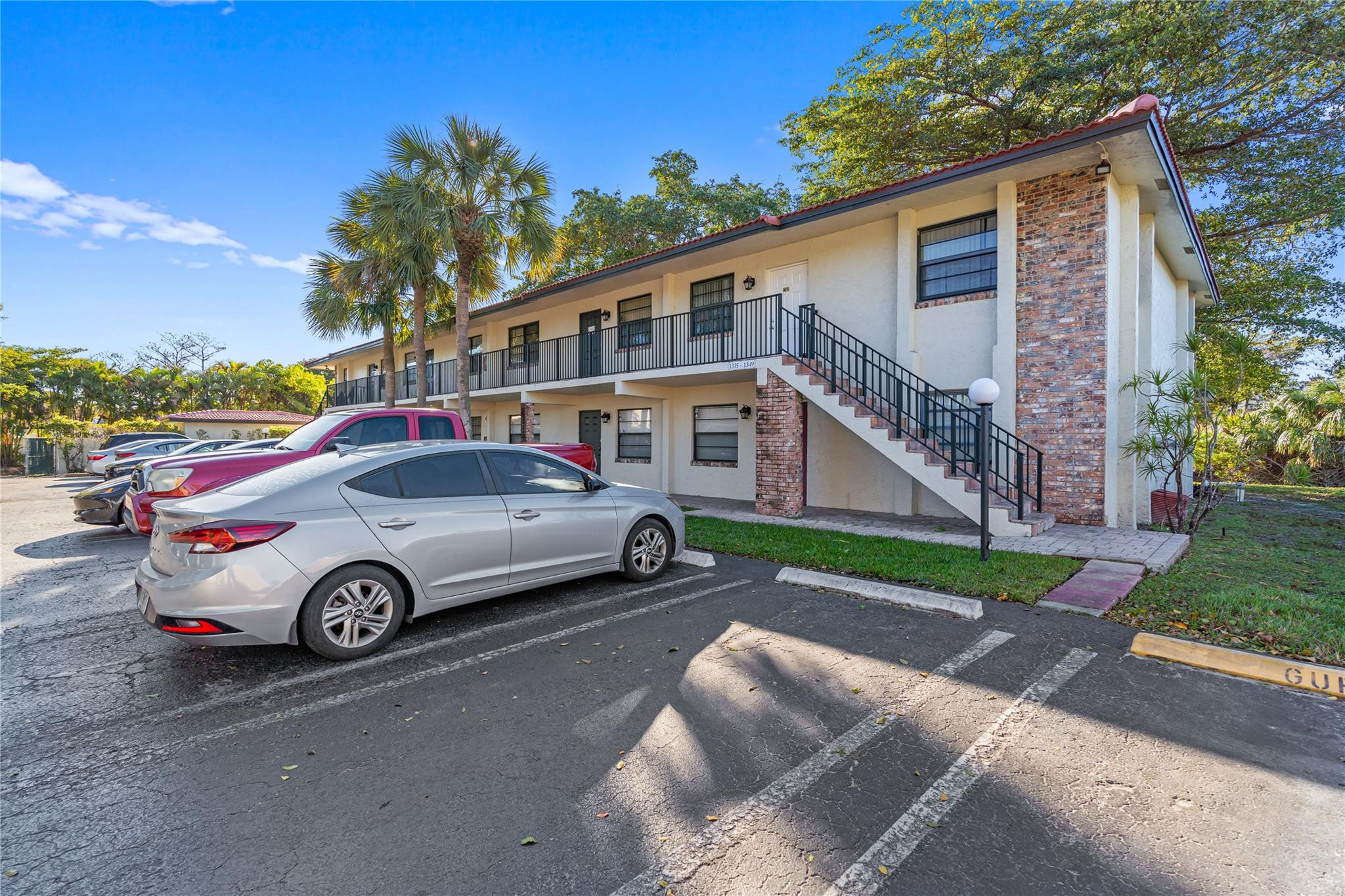 UNIVERSITY CLUB CONDO - Residential