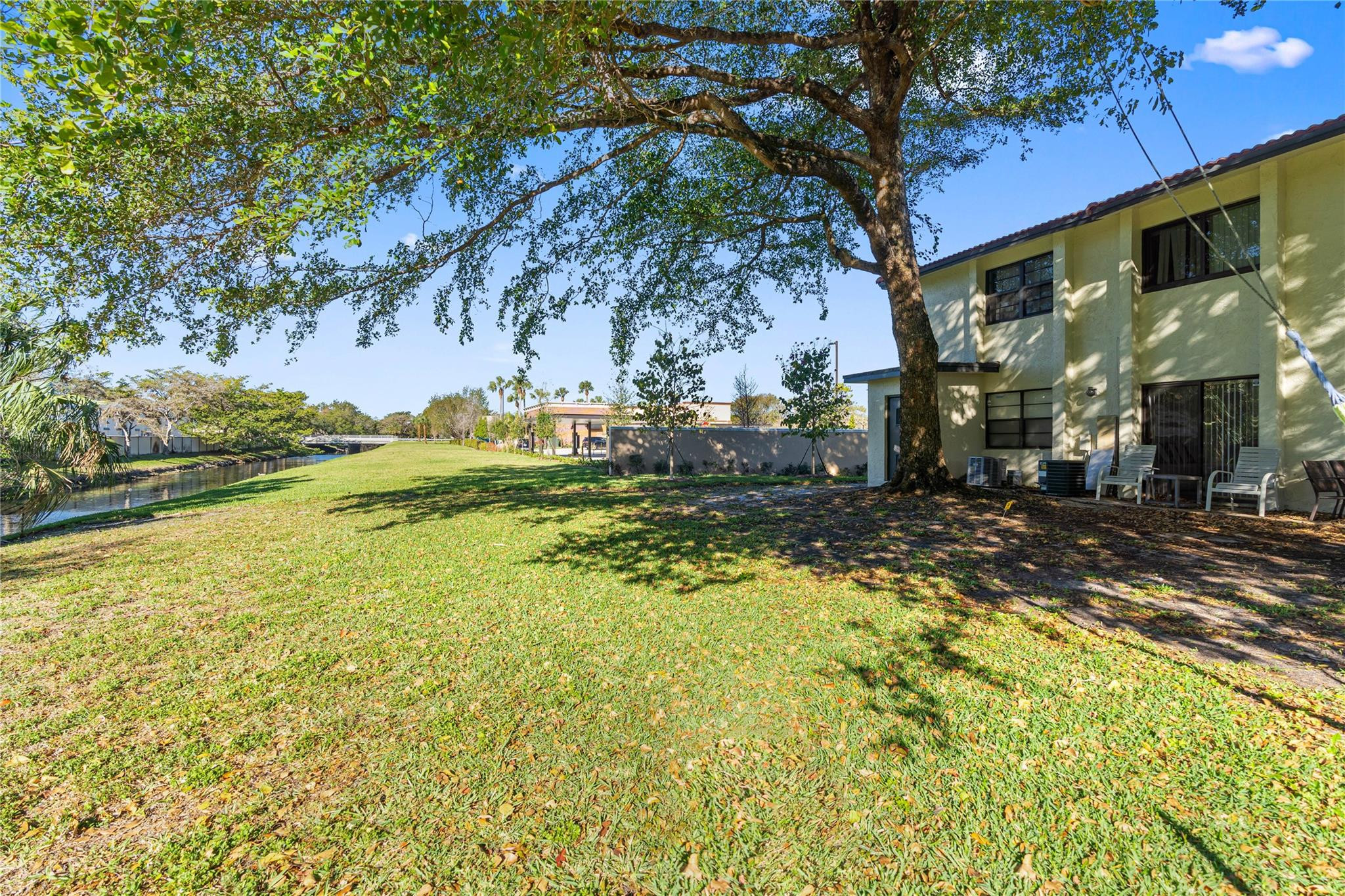UNIVERSITY CLUB CONDO - Residential