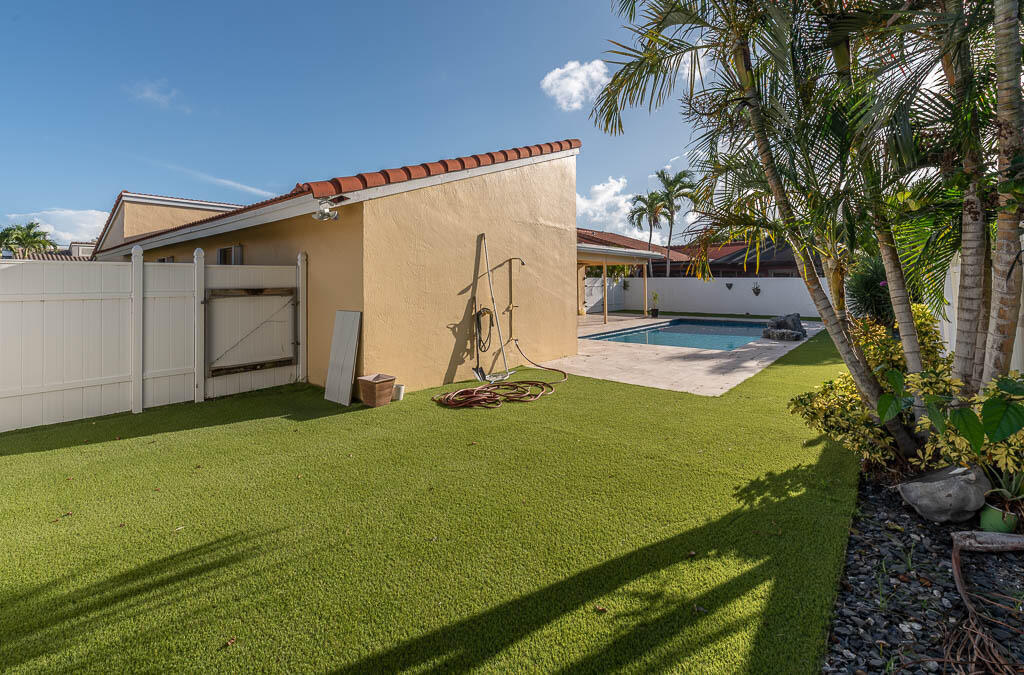 BOCA LAKE ESTATES - Residential