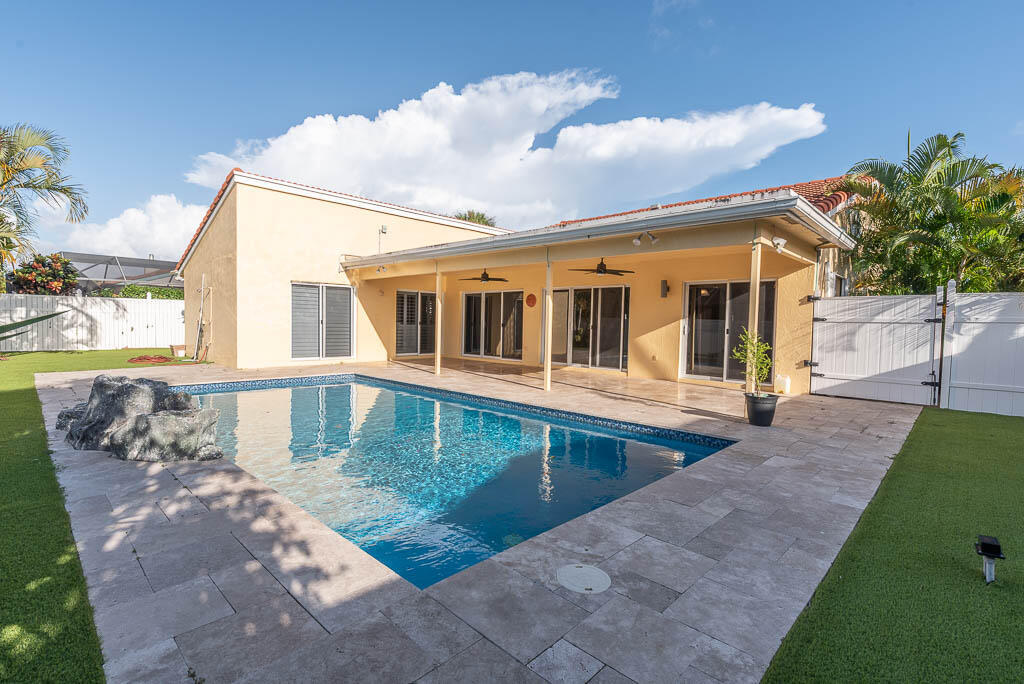BOCA LAKE ESTATES - Residential
