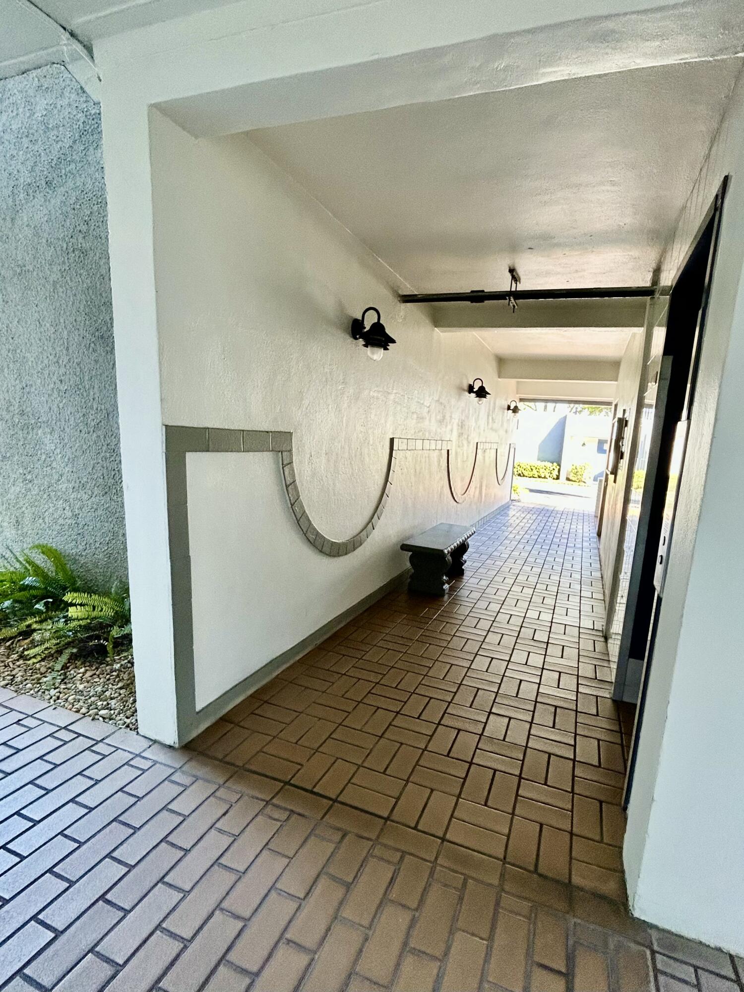 FOUNTAINS OF PALM BEACH COND NO 4 - Residential Lease