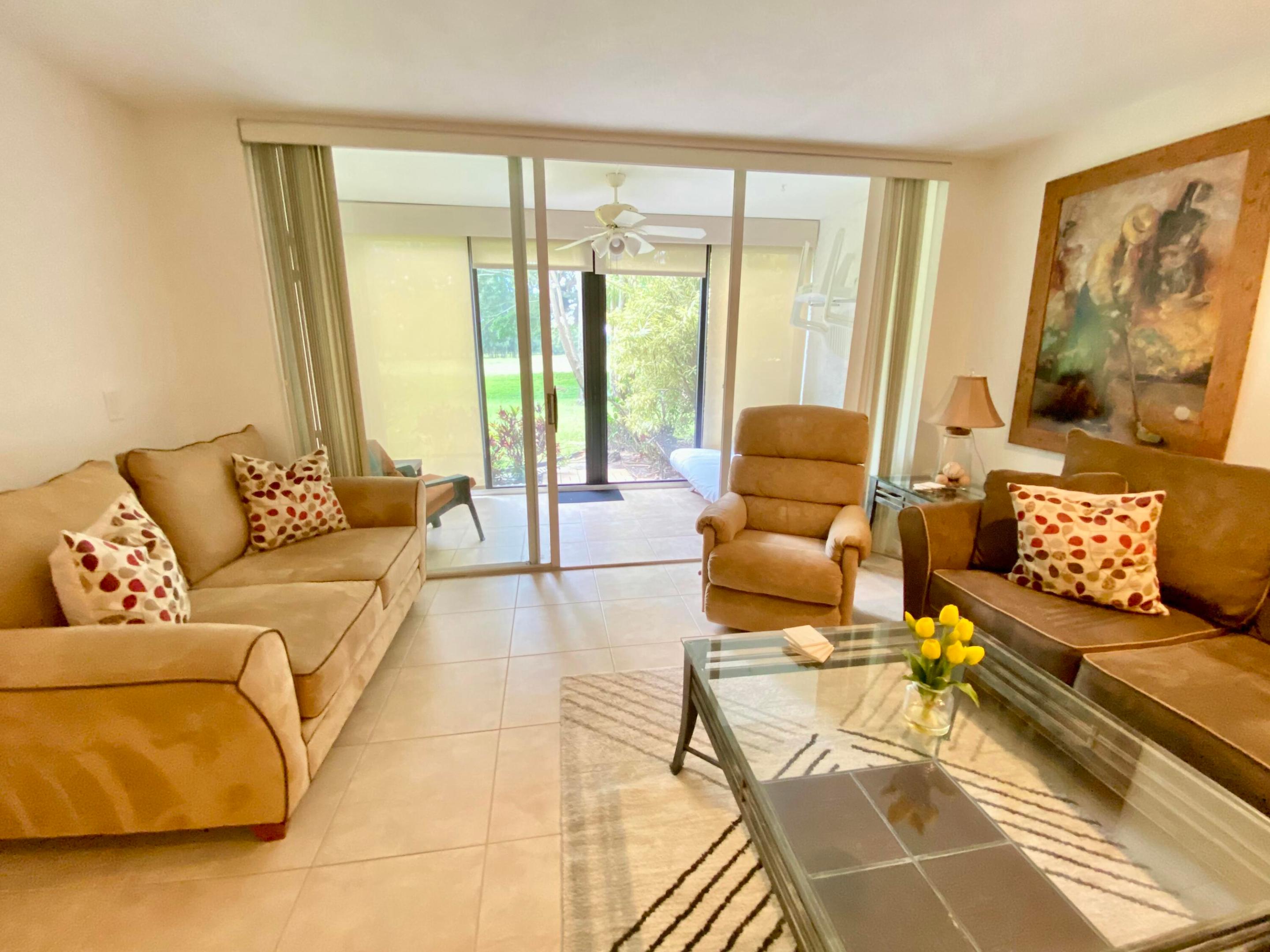 FOUNTAINS OF PALM BEACH COND NO 4 - Residential Lease