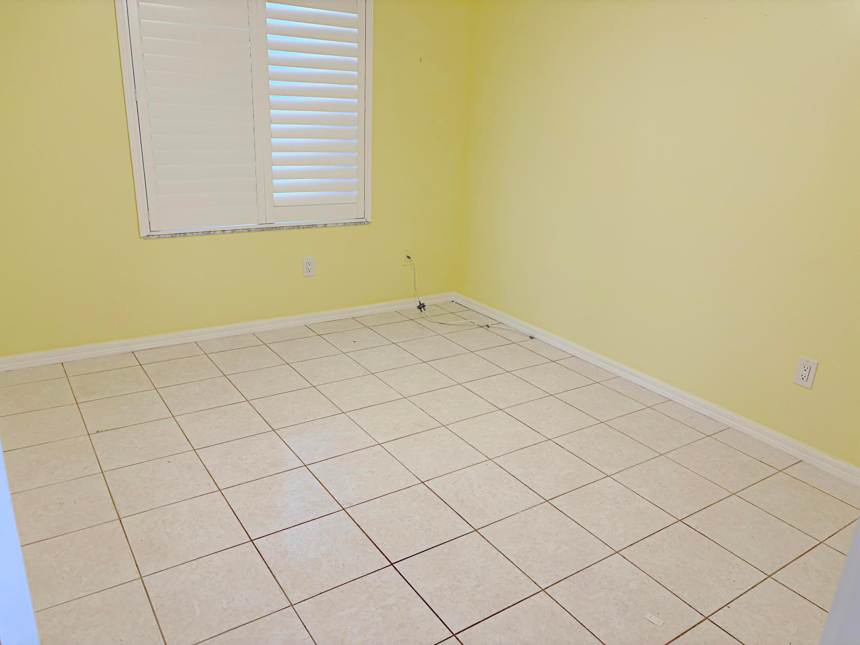 SPANISH LAKES FAIRWAYS NE PHASE - Residential