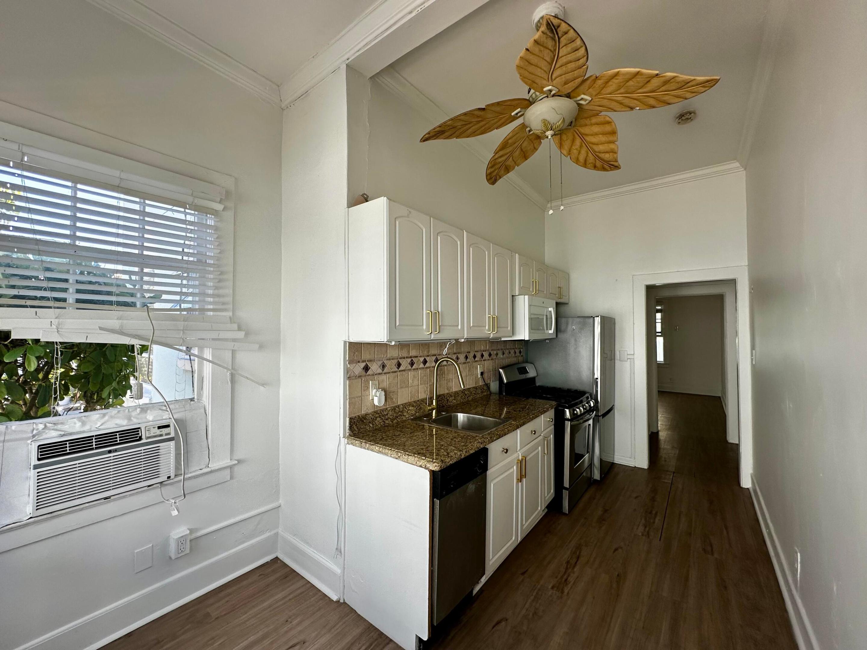 OCEAN PARK H W ROBBINS - Residential Lease