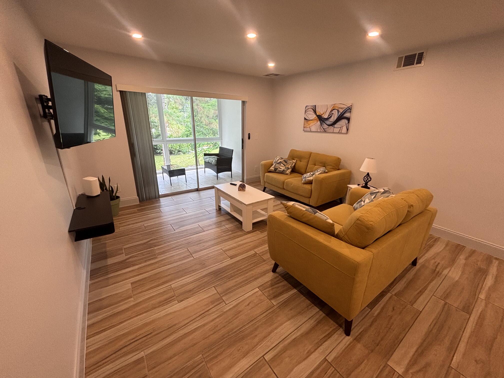 KINGSWOOD CONDO - Residential Lease