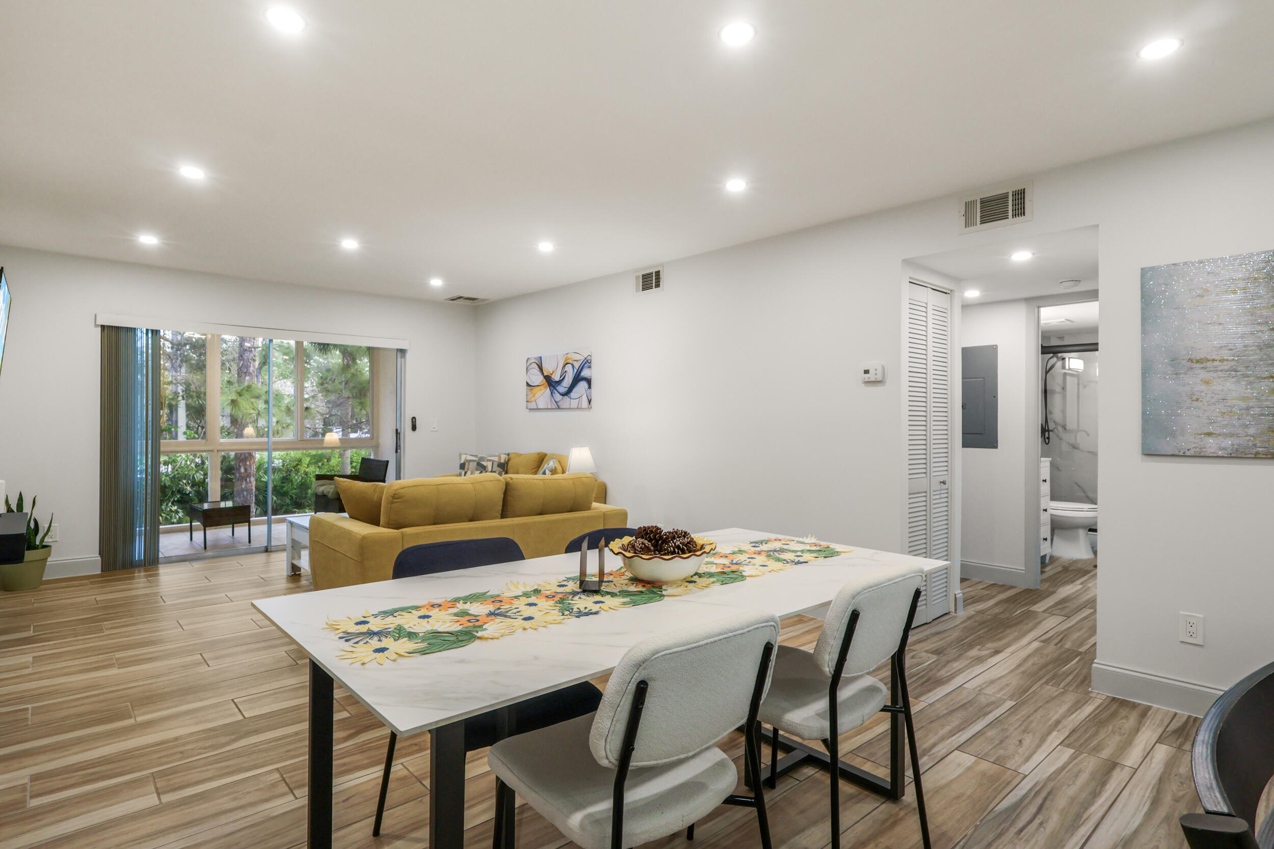 KINGSWOOD CONDO - Residential Lease