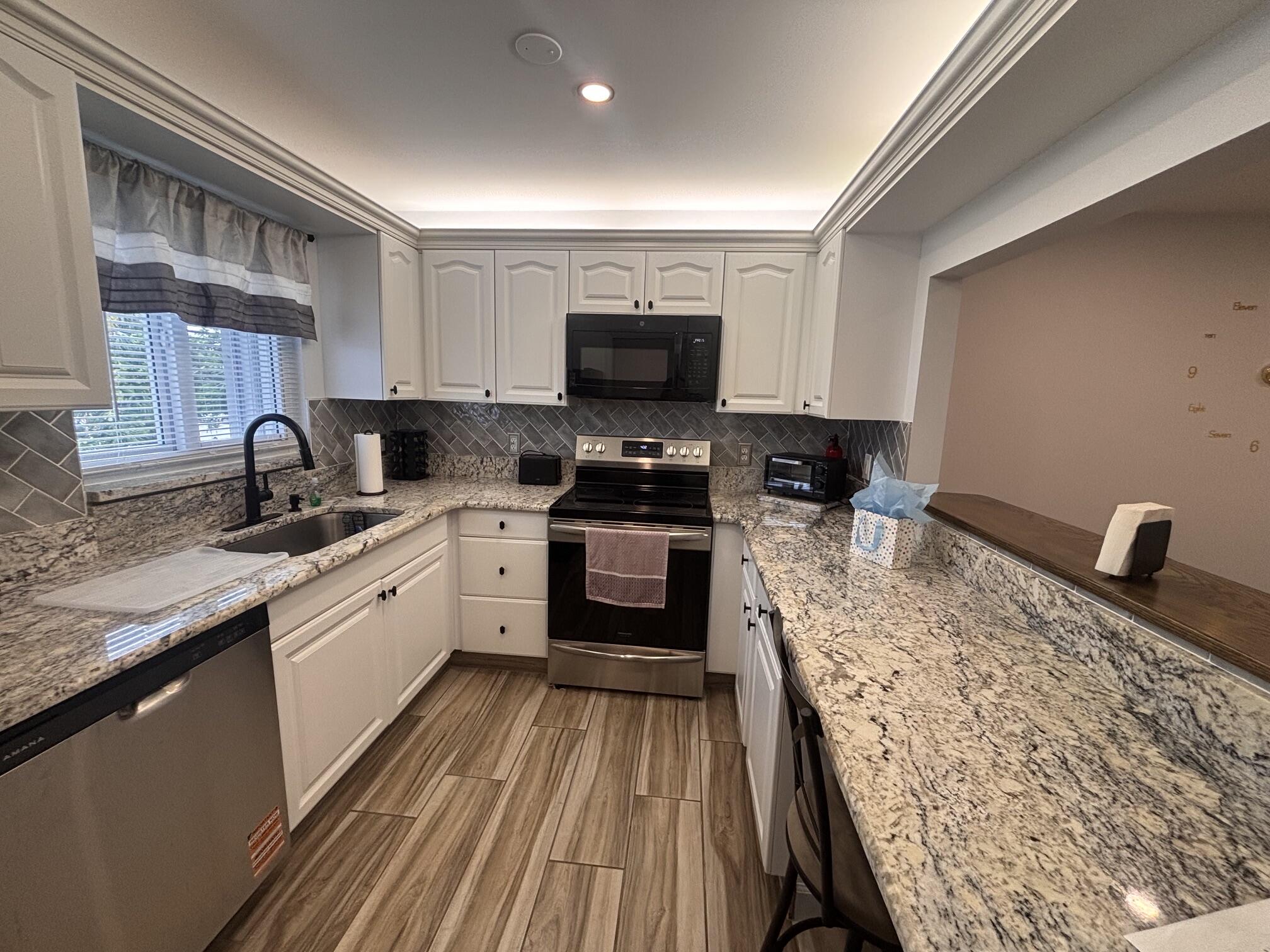 KINGSWOOD CONDO - Residential Lease