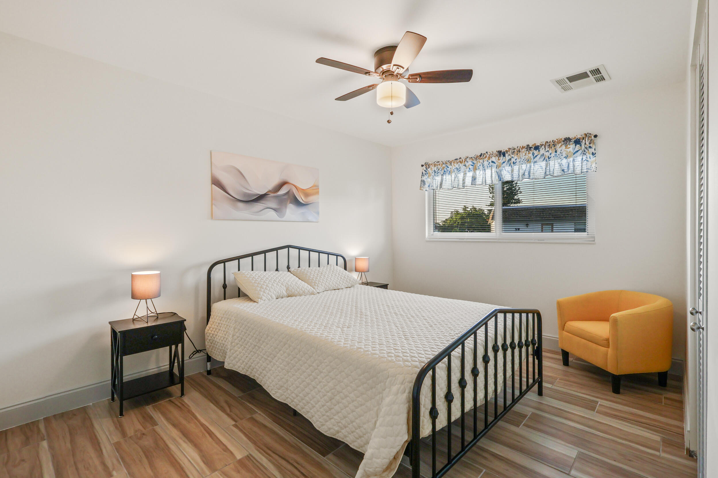 KINGSWOOD CONDO - Residential Lease