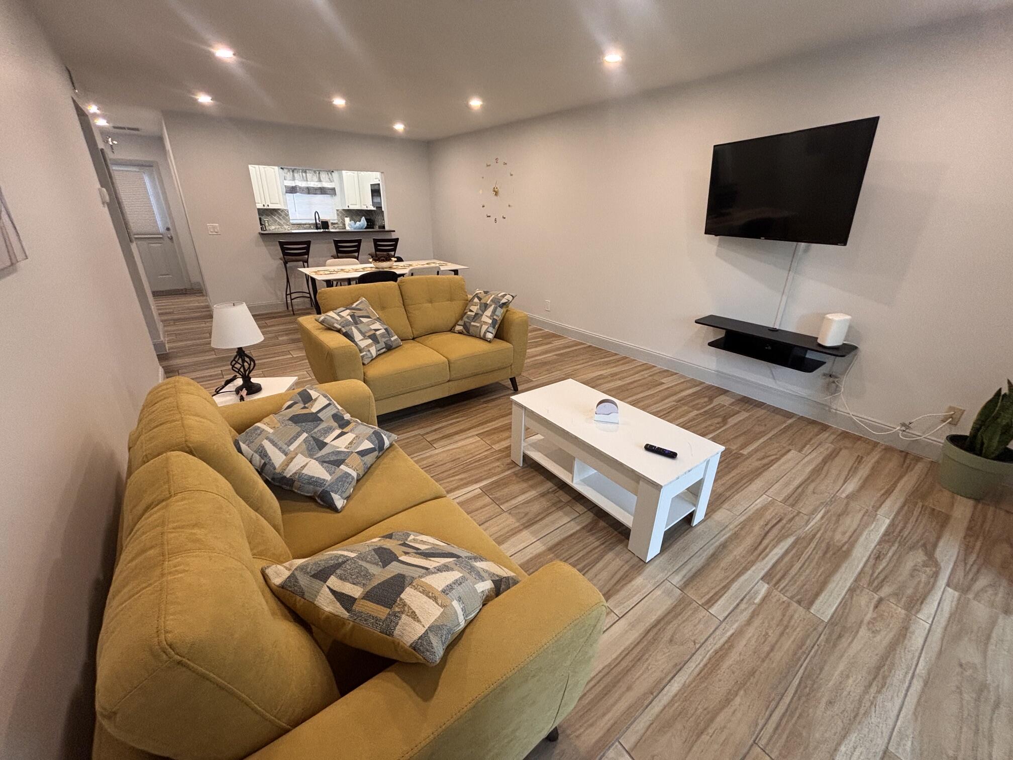 KINGSWOOD CONDO - Residential Lease