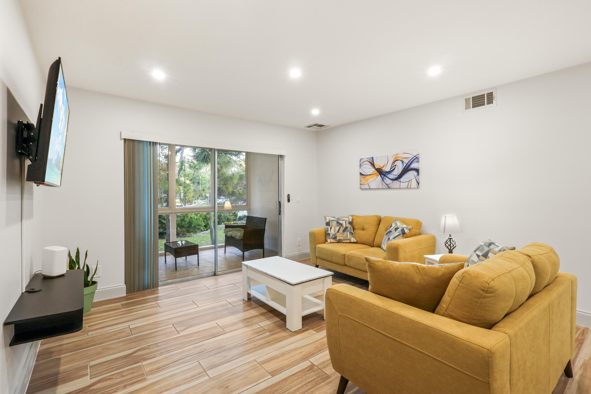 KINGSWOOD CONDO - Residential Lease